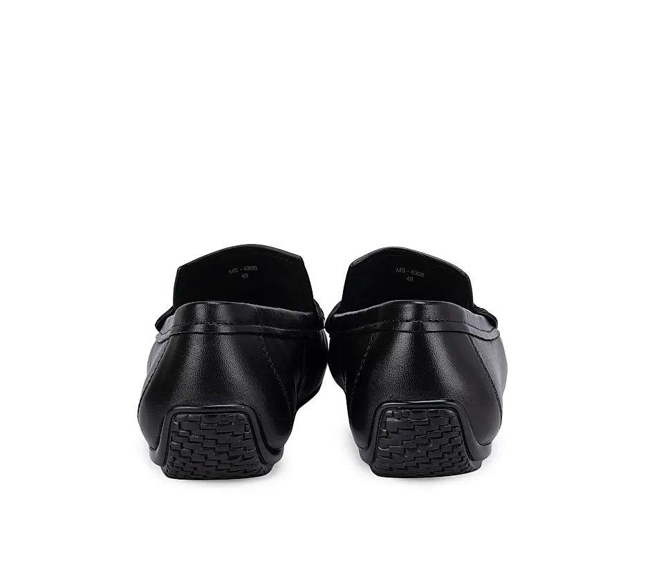 Black Moccasins With Knot Detail