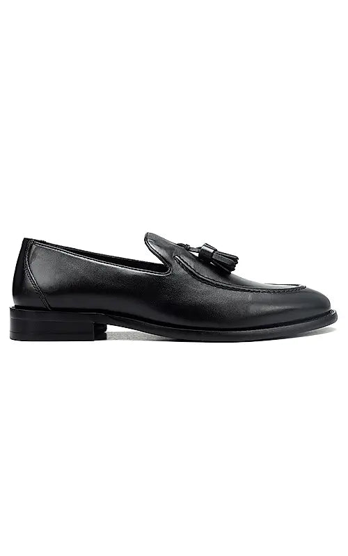 Black Leather Loafers With Tassels