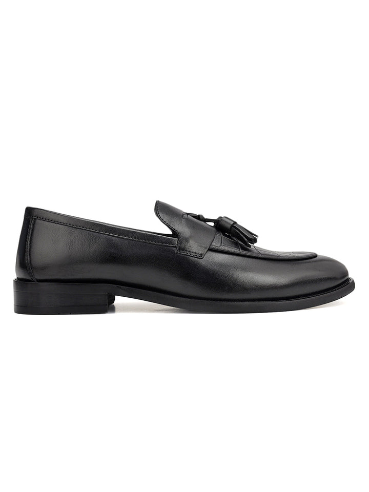 Black Croco Textured Loafers With Tassels