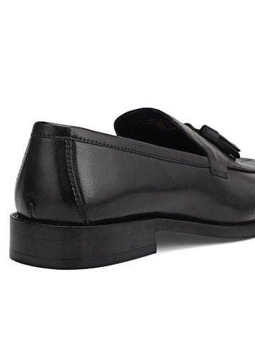 Black Croco Textured Loafers With Tassels